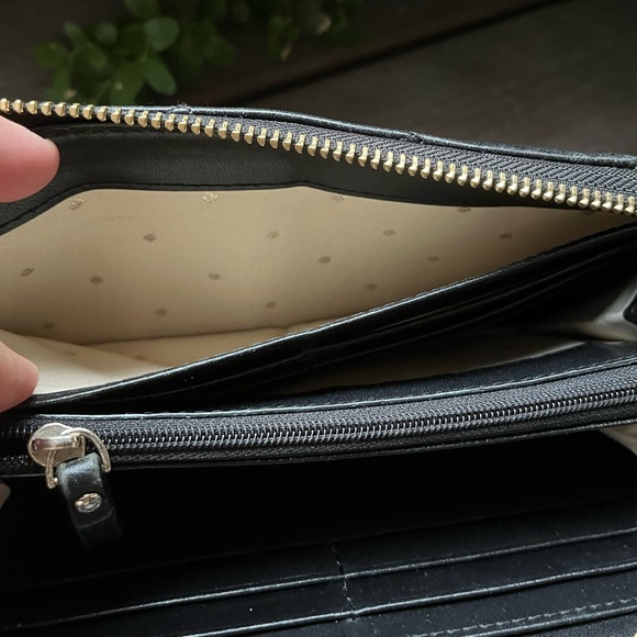 GUC- Kate Spade Gold Coast Nisha Quilted Black Leather Zip Around Wallet - Picture 10 of 13